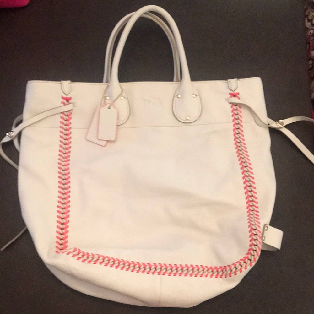Rare coach tote. White and pink, pristine.